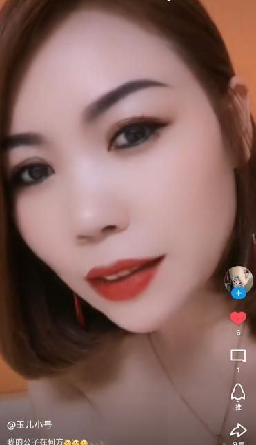 大连站附近的小姐姐