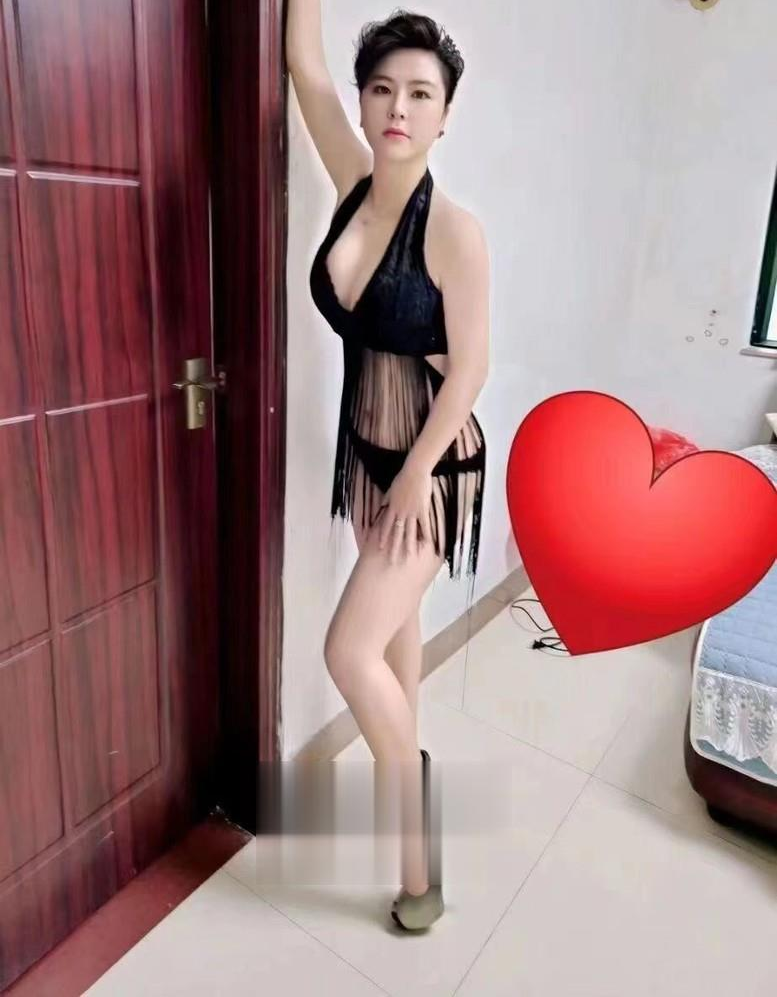 短发女人性感御姐