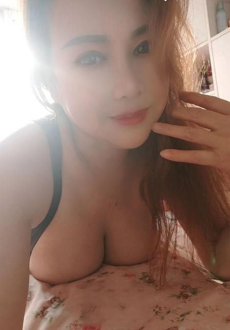 角门西风骚熟女