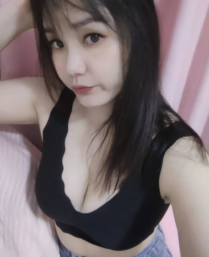 大胸少妇琉璃