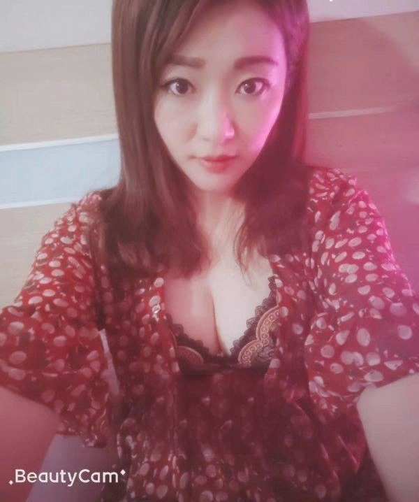 蜀山多水大胸少妇