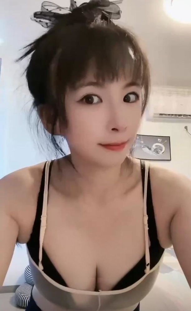 浦江清纯御姐