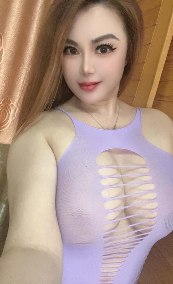 爆乳黑玫瑰