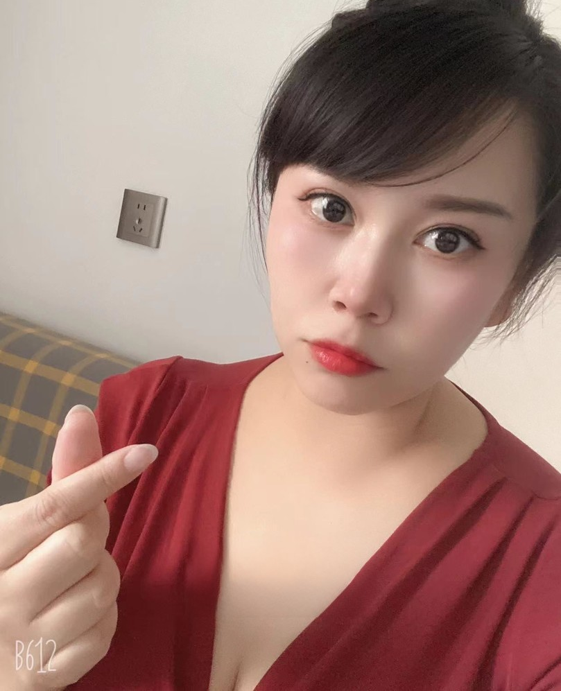 性感御姐妹子
