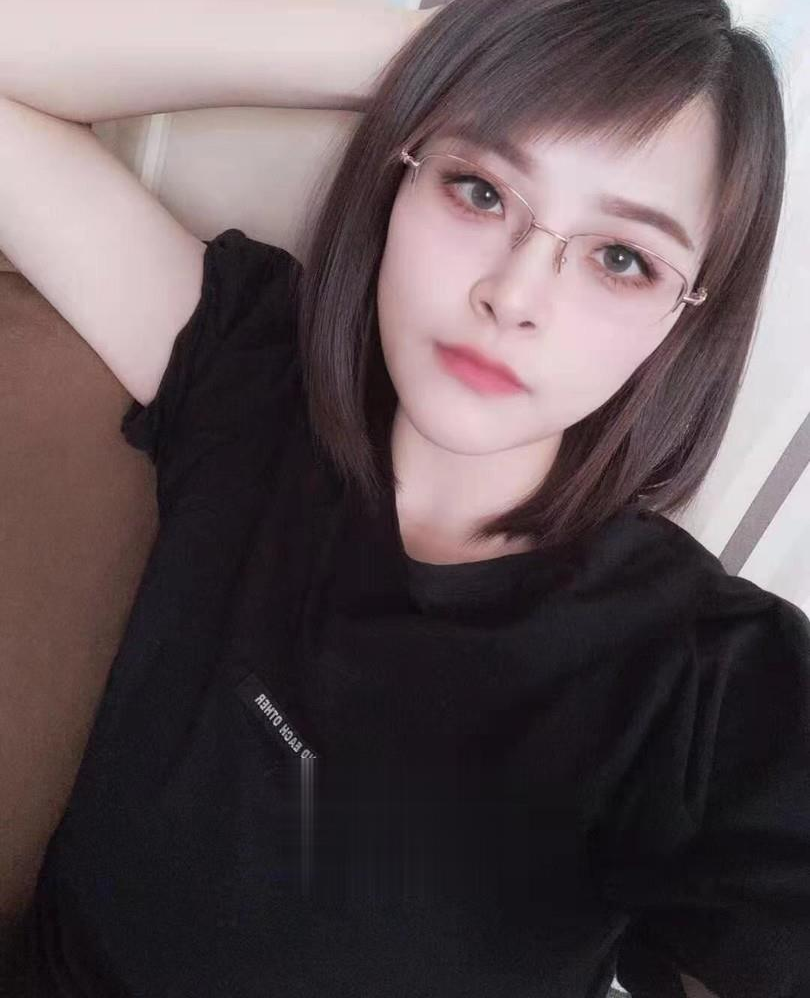 西城大胸温柔妹子