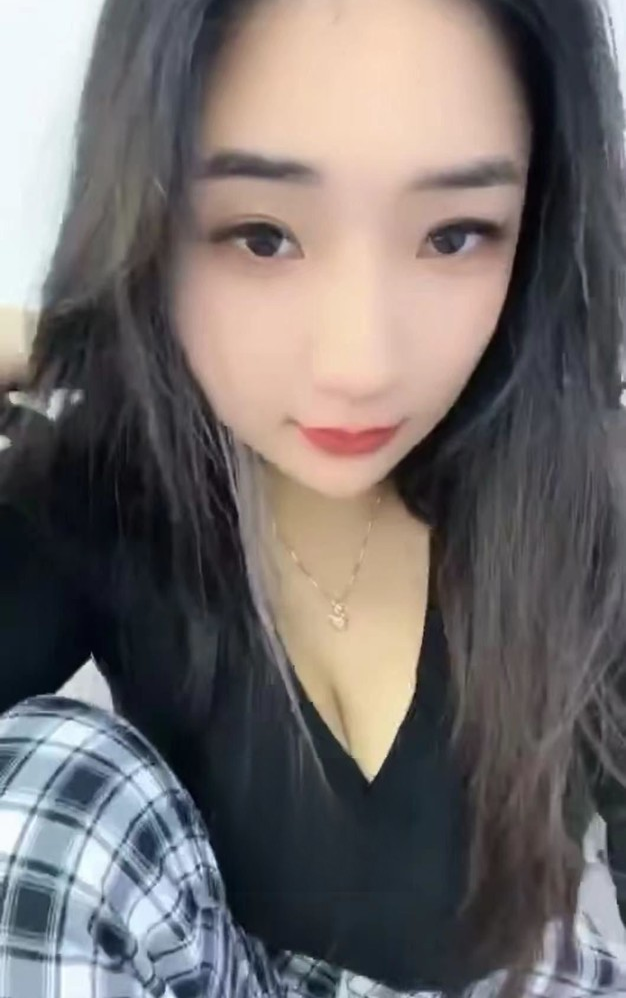 红星大胸妹