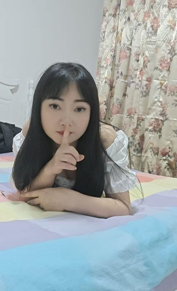 大胸白雪