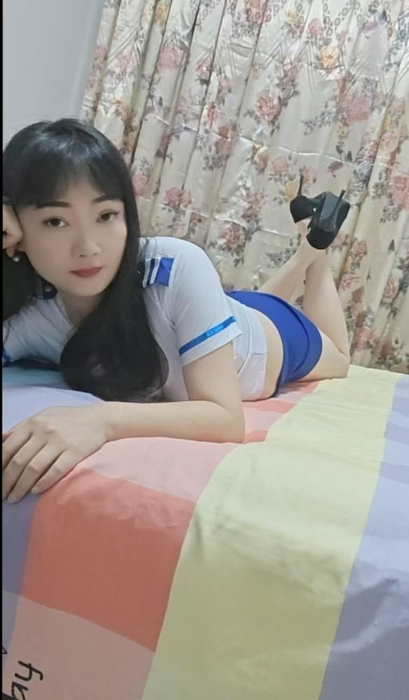大胸白雪