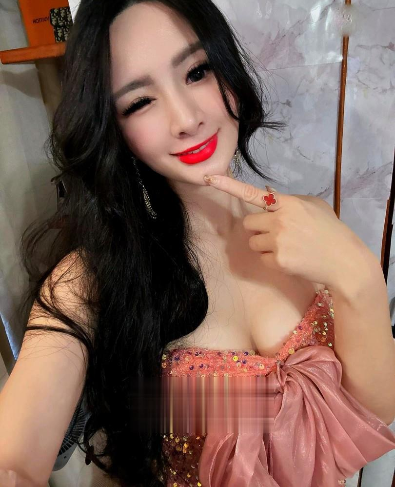 巨乳梅姐允儿