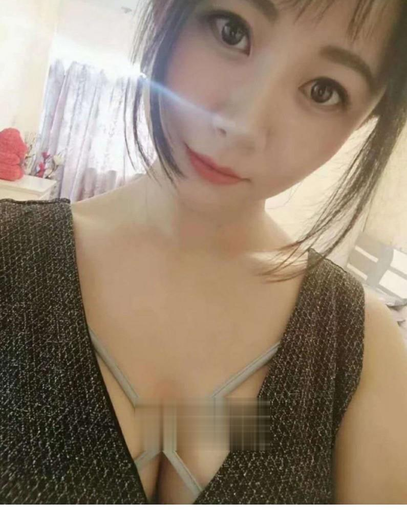 年轻素颜白皙韵味十足姐姐