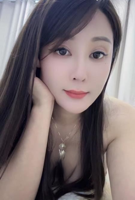 丰满性感美女