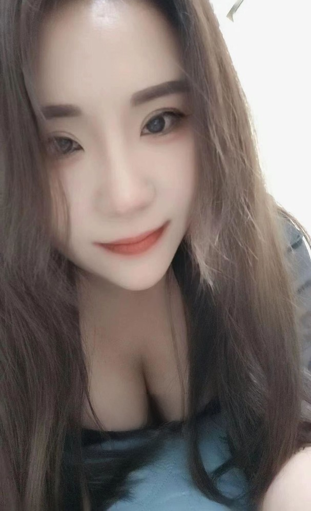 服务系大胸御姐思思