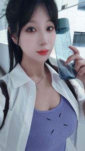 蜂腰巨乳的极品小少妇