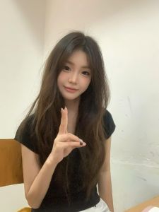 舌吻水多小妹妹