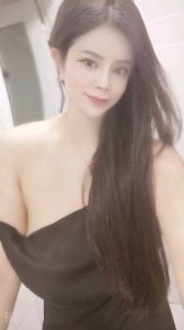 前凸后翘小妖精菲儿