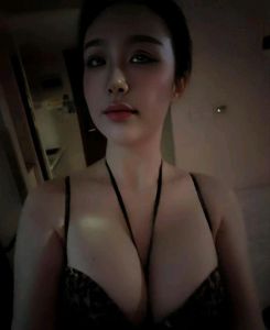 静安大胸晓婷