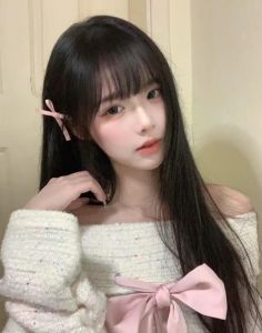 小美女丝袜制服诱惑