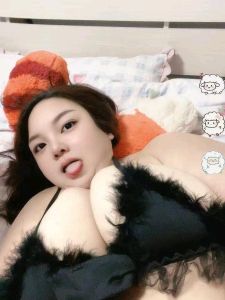 长宁肥美巨乳BBW