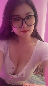 虹口翘臀少妇