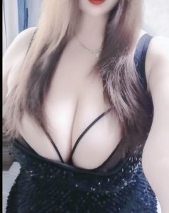 秦淮丰满巨乳