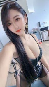 白皙巨乳少妇