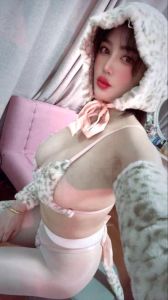 巨乳性感女郎静静