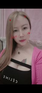 布吉万象汇挺拔美乳骚少妇