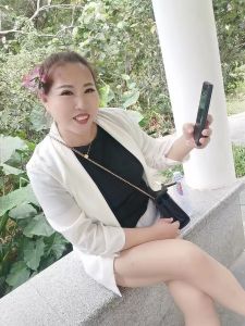 罗湖依红