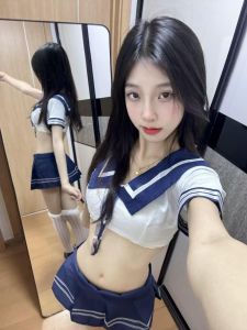 性感御姐身材前凸后翘