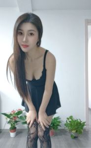 拱野制服骚妹瑶瑶