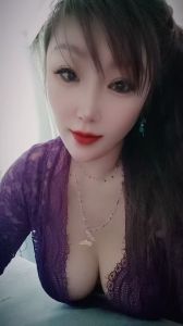 大白乳炮架小骚货