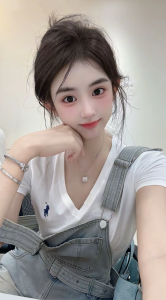 甜美白嫩大二学生妹