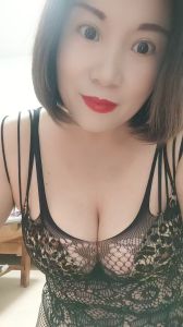 短发丰满大胸姐姐