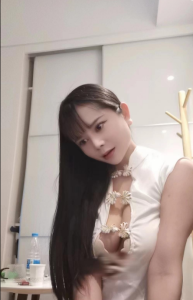 性感少妇胸臀无敌