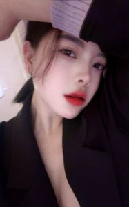马群笑笑
