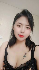 口爆复工甜甜妹