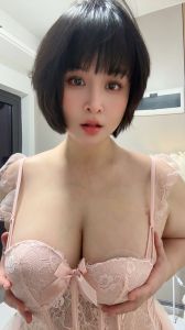 福田巨乳波霸妹子