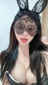 福田大奶翘臀妹子