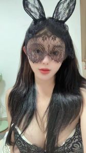 福田大奶翘臀妹子