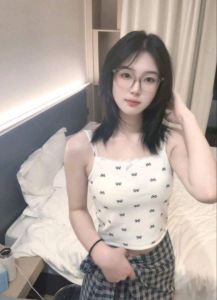 栖霞甜美小姐姐