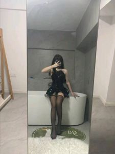 风骚黑丝长腿妹
