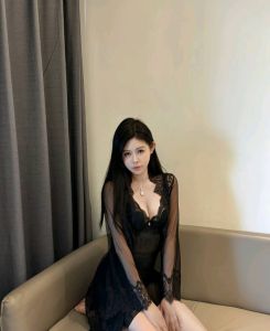 巨乳学生赚外快