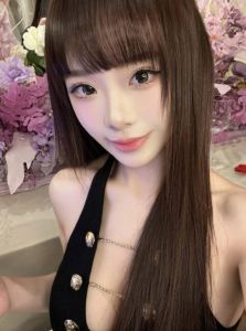 人瘦奶大的嗲妹纸！