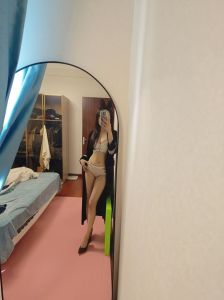 身材性感的骚姐姐