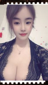 天河性感大波妹子
