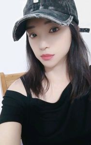 戴眼镜的大奶骚妇