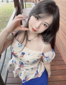 大奶肥臀小骚妇