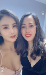 建邺双飞母女