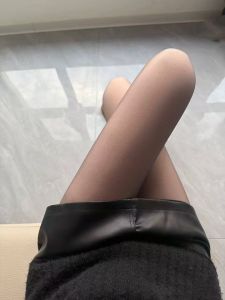新茶服务系美女