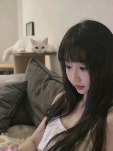 小萝莉爱宝，很可爱